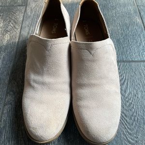Women’s Toms shoes